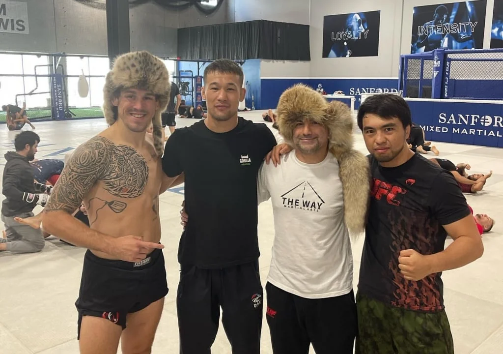 Как реагирует босс UFC, когда его бойцы дерутся вне клетки (ВИДЕО ДРАК)