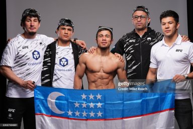 Боец UFC из Узбекистана сыграл свадьбу вместе с братом в один день