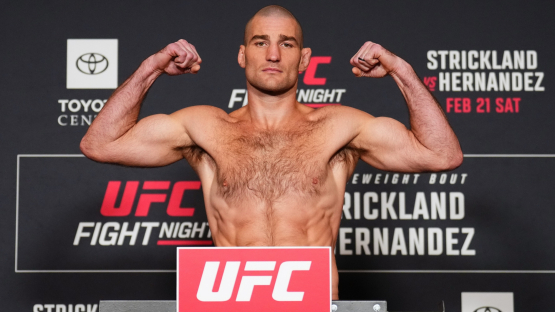 Дебют казахстанца и нокаут от Стрикланда: Результаты UFC Houston