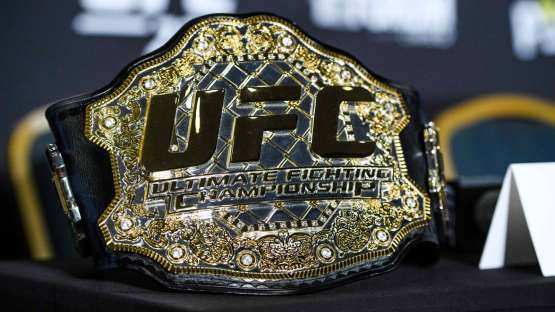 Прямая трансляция турнира UFC с главным боем Морено - Кавана