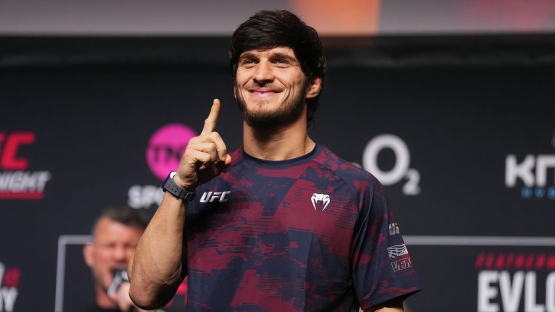 Дана Уайт раскрыл, получит ли Евлоев титульный бой в UFC