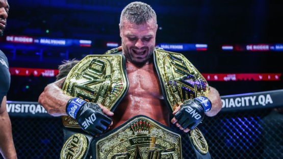 Первый тройной чемпион из России вернул титул и завершил карьеру 