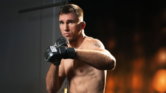 Казахстанец проиграл в UFC: видео нокаута. Как он связан с Чимаевым, Головкиным и Рахмоновым?