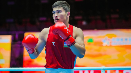 Чемпион мира из Узбекистана вышел в полуфинал Кубка мира по боксу