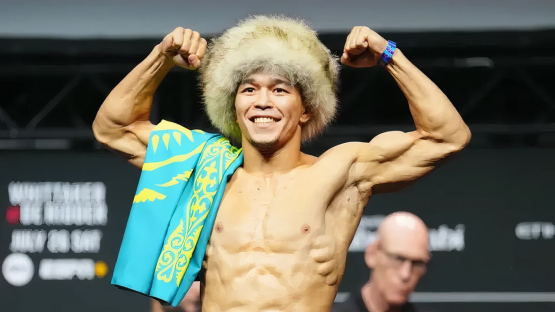 Асу Алмабаев и Бекзат Алмахан провели финальную битву взглядов на UFC Баку (ВИДЕО)