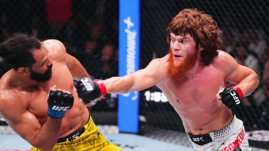 Шара Буллет победил Перейру на UFC Баку в напряженном бою