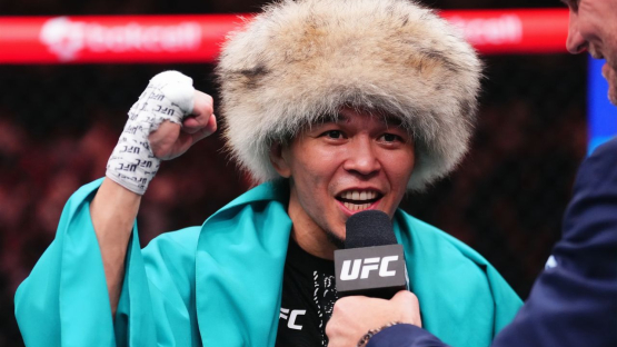 Сравнение выплат UFC и PFL: Алмабаев заработал больше обидчика казахстанца