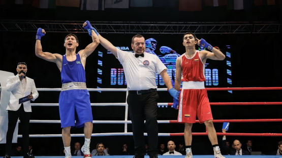 Чемпион мира из Казахстана вышел в полуфинал молодежного ЧА по боксу