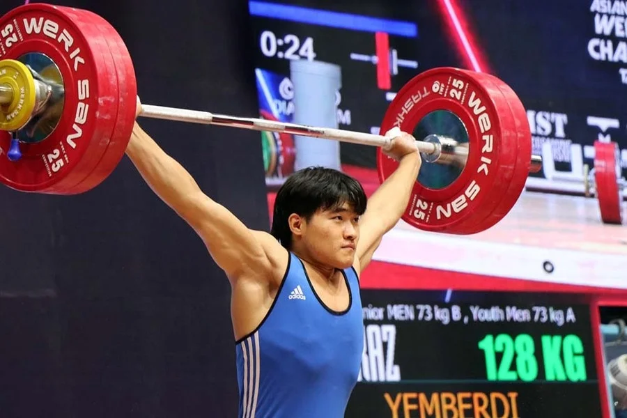 Казахстан выиграл первое золото на юниорском ЧМ-2024 по тяжелой атлетике