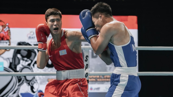 Казахстанский боксер уверенно вышел в полуфинал молодежного чемпионата Азии