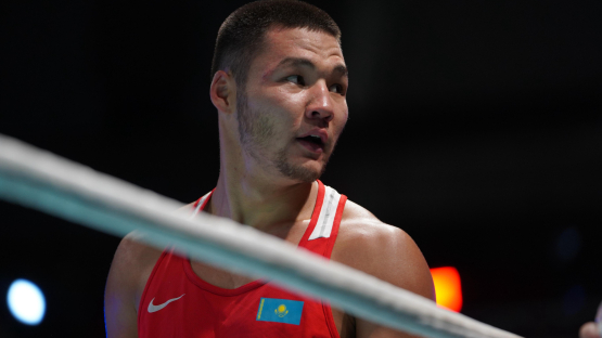 Казахстанский чемпион совершил камбэк и вышел в полуфинал молодежного ЧА