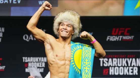 Асу Алмабаев вошел в топ-5 рейтинга UFC
