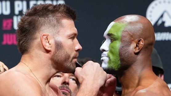 Дрикус Дю Плесси победил Камару Усмана в бою экс-чемпионов UFC 