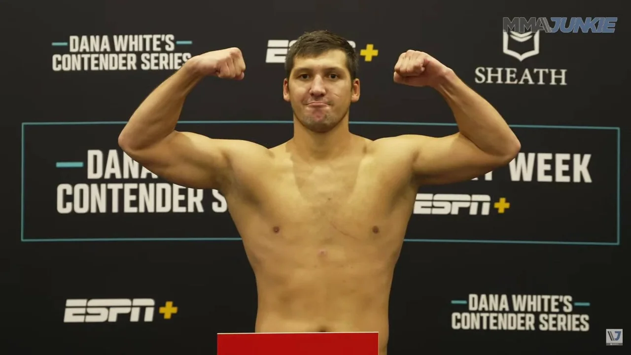 Дияр Нургожай прошел взвешивание перед боем за контракт с UFC