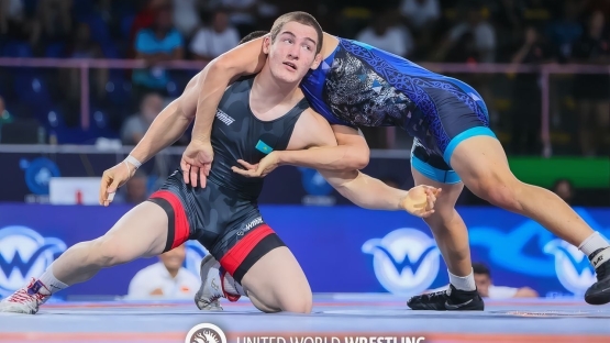 Казахстанец победил чемпиона мира из США. Он получал бан за драку на ЧА по борьбе