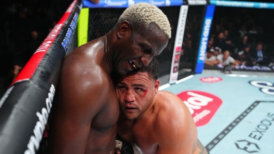 Рекорд и самый смешной бой в истории на UFC 331. Что случилось?