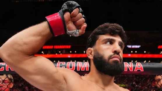 Арман Царукян нокаутировал Маурисио Руффи на UFC 331. Видео боя
