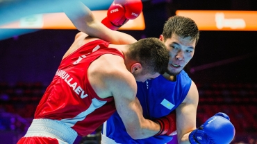 Piufoto | World Boxing Cup China 2026 | Поединок Нурбека Оралбая против Турабека Хабибуллаева