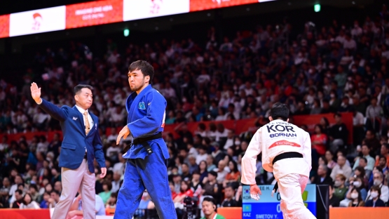 Олимпийский чемпион Елдос Сметов стартовал с победы на Азиатских играх-2026