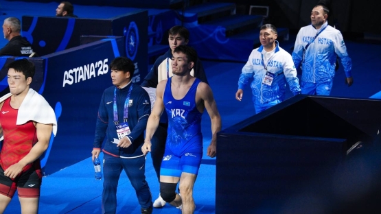 Казахстанец сотворил сенсацию на ЧМ-2026, победив двукратного чемпиона мира (ВИДЕО)
