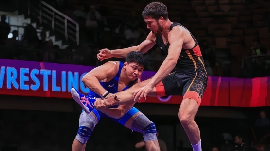 Японский борец досрочно победил олимпийского чемпиона в полуфинале ЧМ-2026