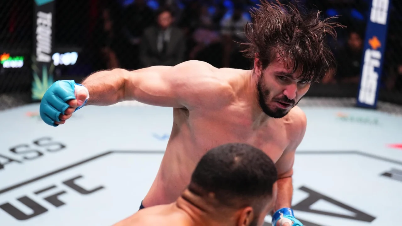 В феврале - бой в казахстанской лиге, в октябре попал в UFC. А еще он побеждал Алекса Перейра! Что за боец? 