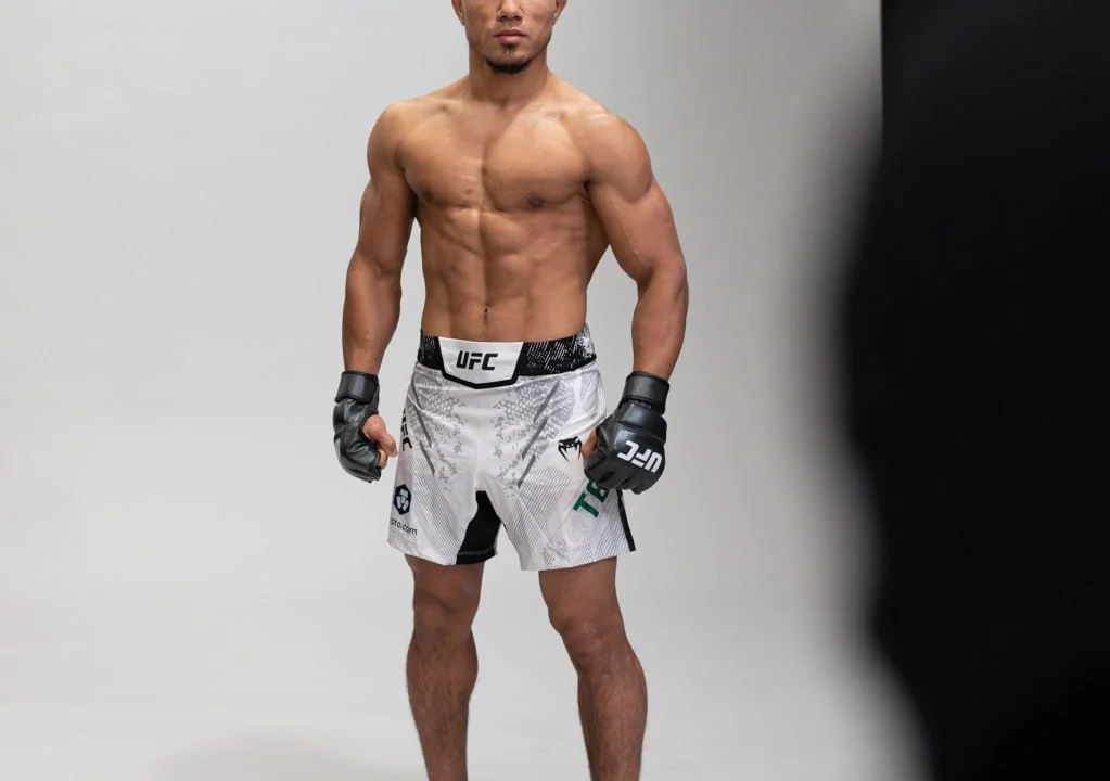 Прямая трансляция турнира UFC с дебютом бойца из Узбекистана в весе Асу Алмабаева 
