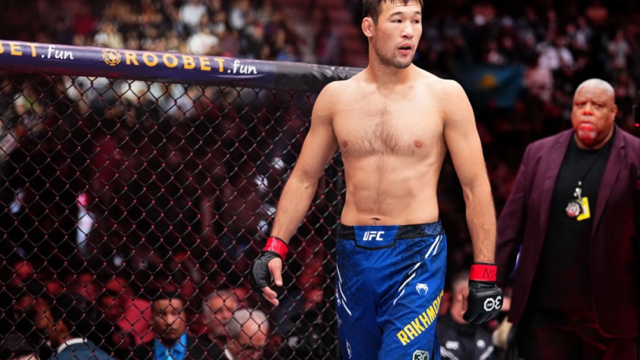 "Лучший в мире". Тренер чемпиона UFC отреагировал на бой с Рахмоновым