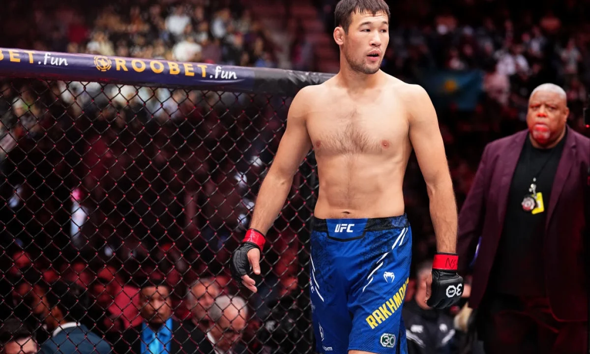 "Лучший в мире". Тренер чемпиона UFC отреагировал на бой с Рахмоновым