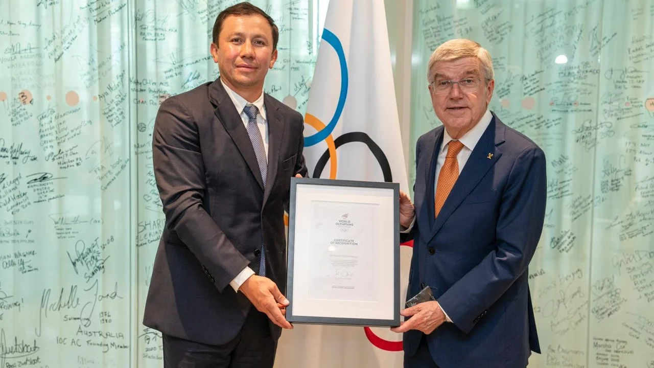 Геннадий Головкин и глава МОК Томас Бах провели встречу. Теперь в МОКе есть автограф GGG