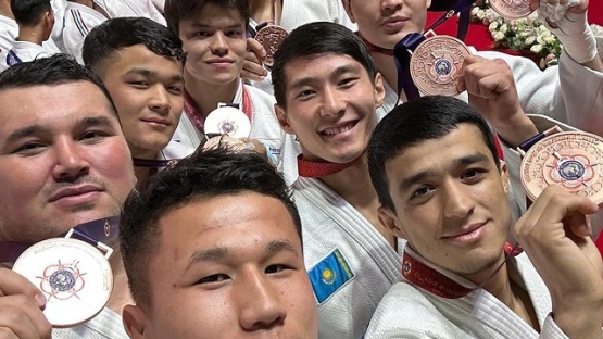 Сборная Казахстана завоевала медаль на командном чемпионате мира по дзюдо