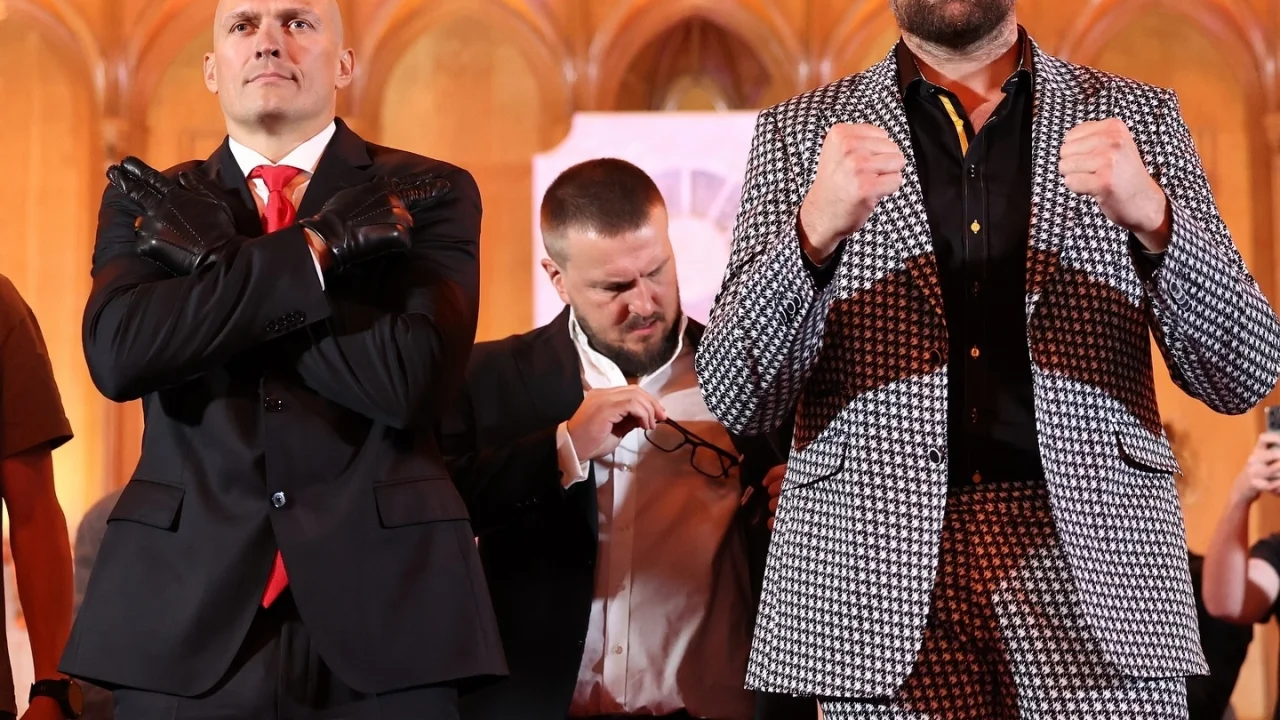 Появился официальный постер ко второму супербою между Усиком и Фьюри