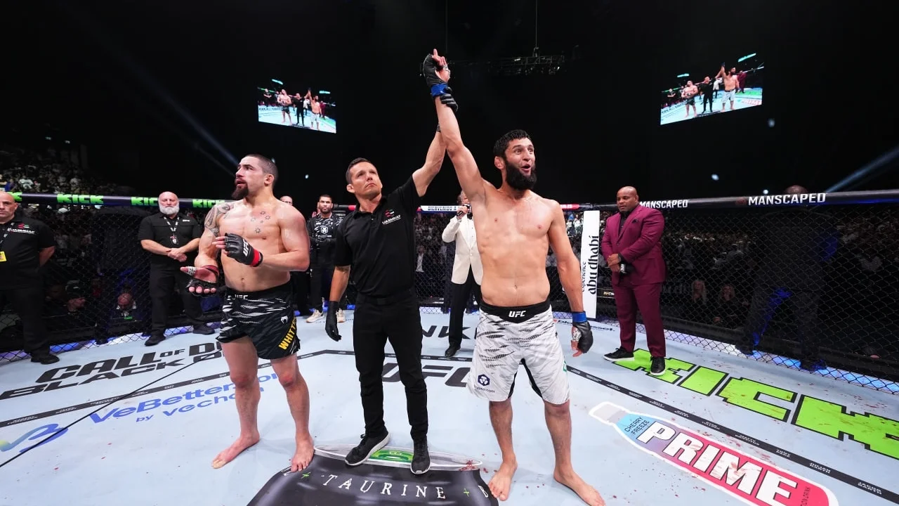 Хамзат Чимаев финишировал экс-чемпиона UFC в первом раунде 