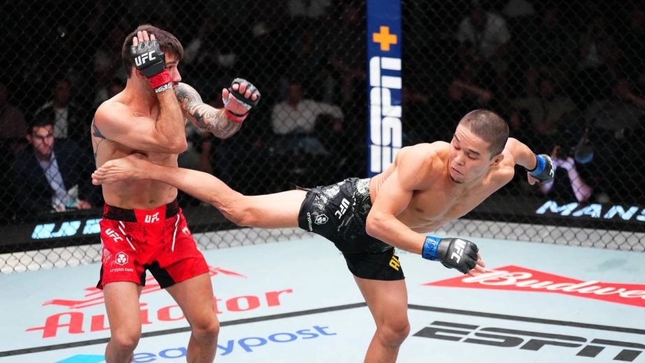 Уволен из UFC после поражения от Асу Алмабаева