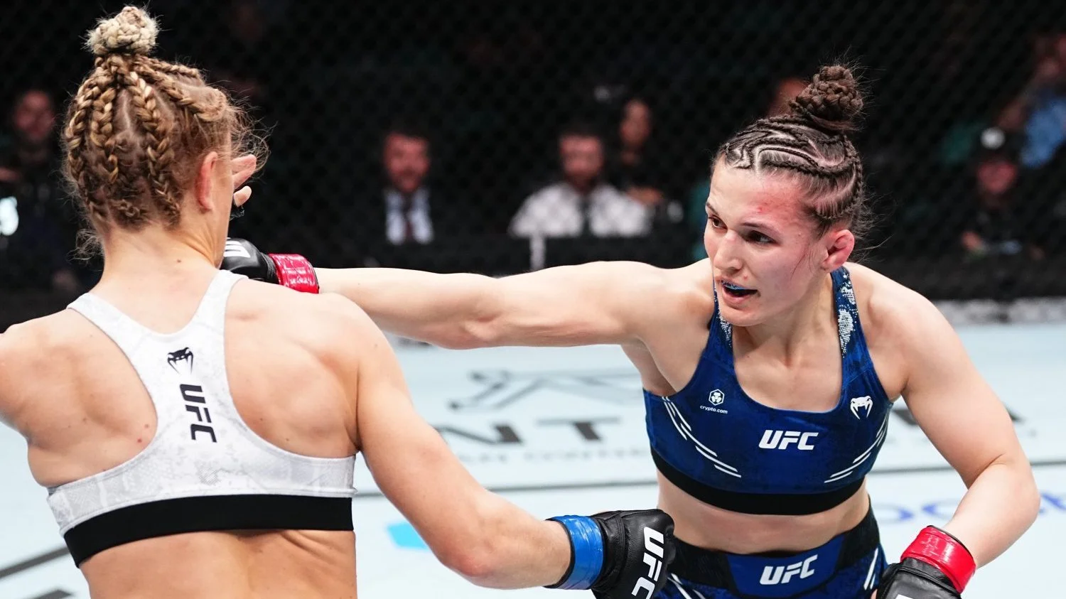 Разгромом завершился главный бой турнира UFC в США