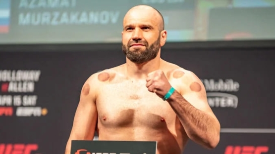 Непобежденный россиянин из топ-15 UFC дисквалифицирован за допинг 