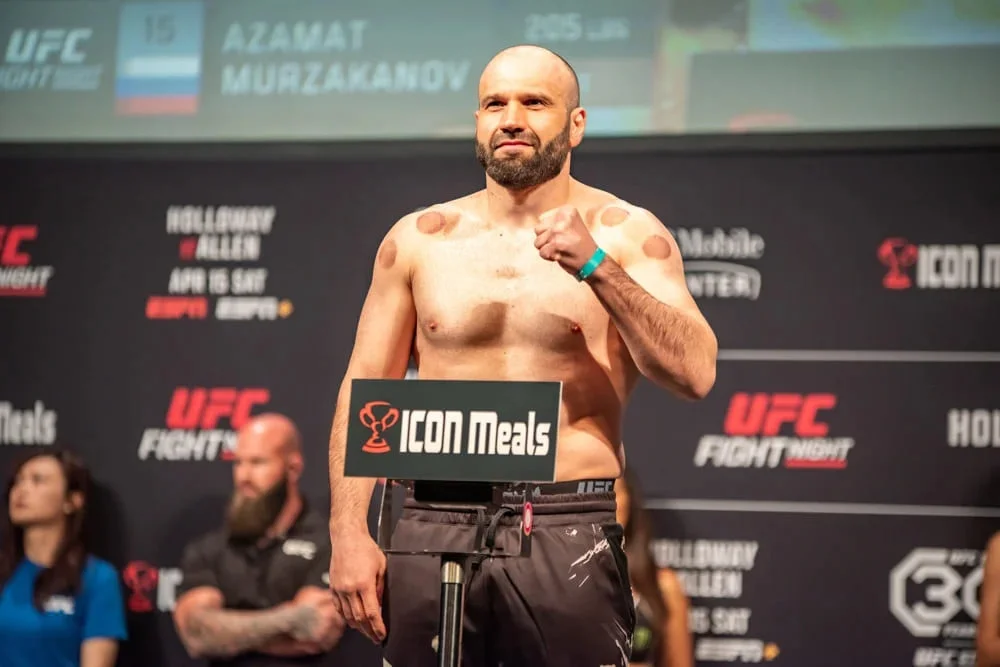 Непобежденный россиянин из топ-15 UFC дисквалифицирован за допинг 