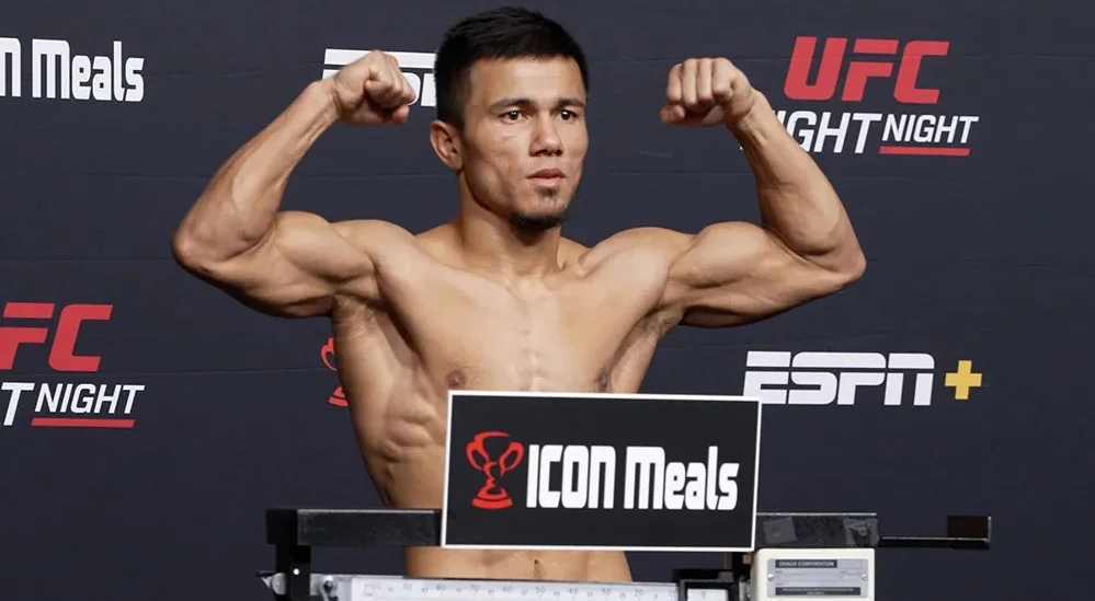 Узбекистанец выступит на одном турнире UFC с Асу против обидчика казахстанцев 