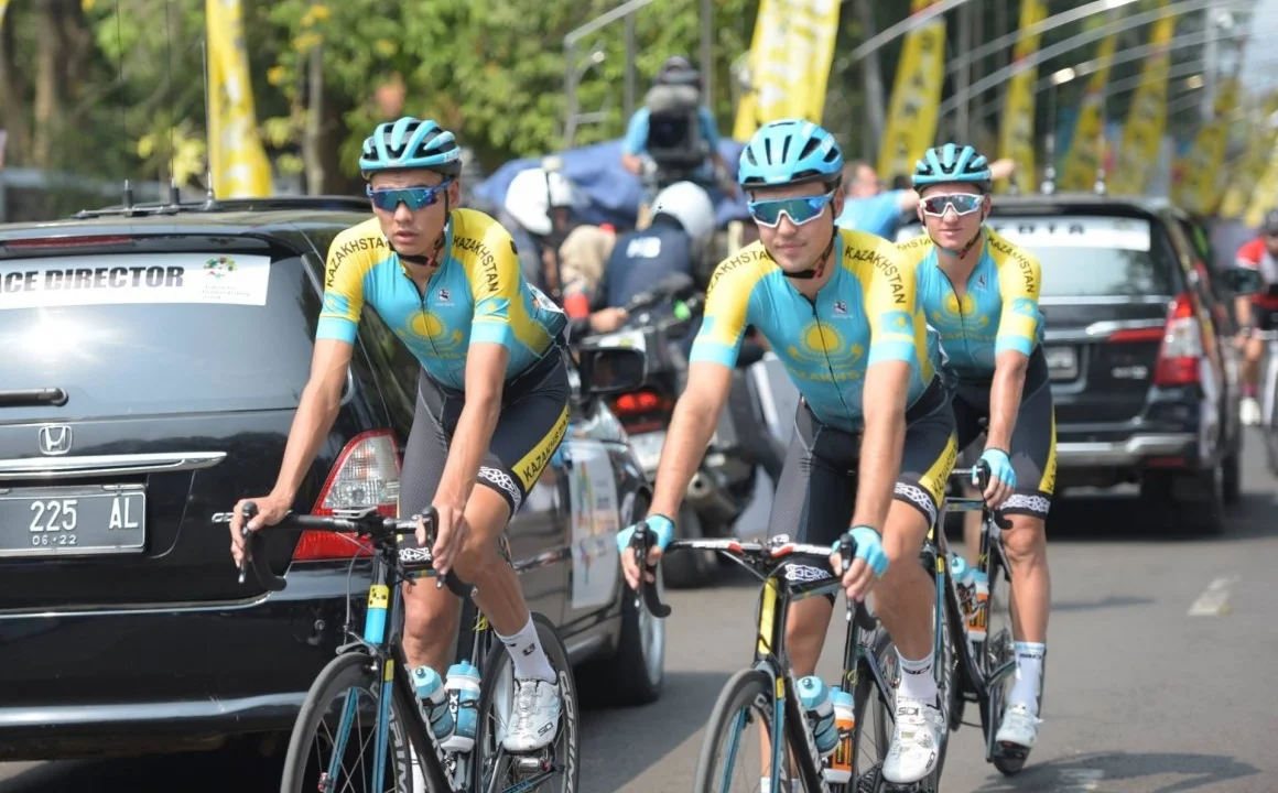 Казахстан выиграл первое золото на домашнем ЧА по велоспорту