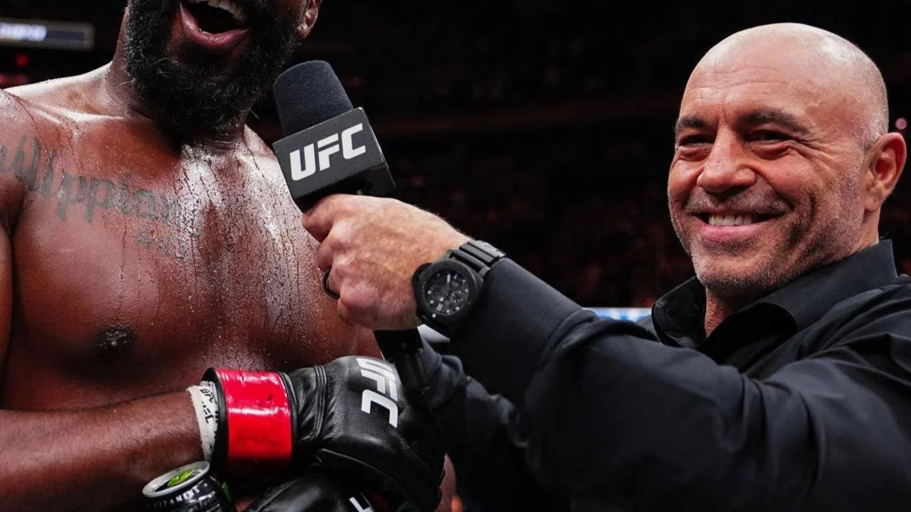 Чемпион UFC запросил $30 миллионов за бой с другим чемпионом
