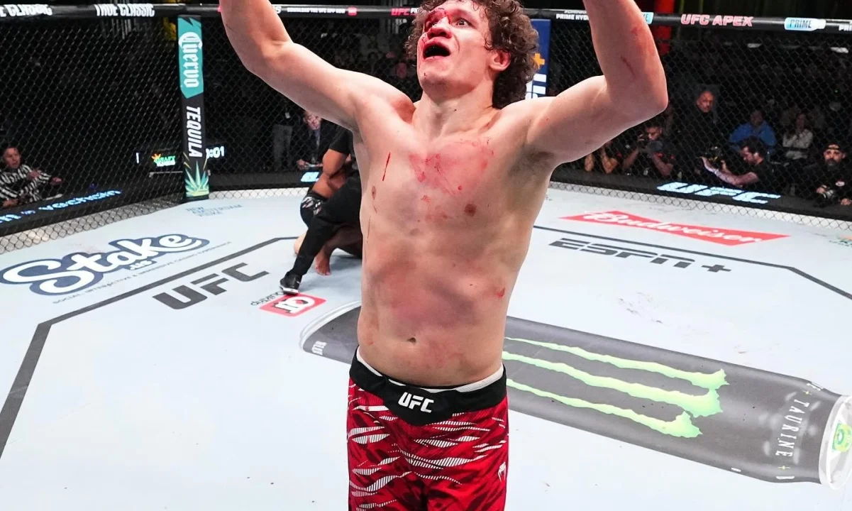 Крутые нокауты и потери "ноликов". Как прошел первый турнир UFC в 2025 году?