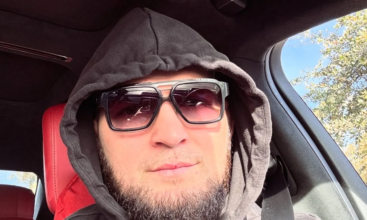 Хабиб Нурмагомедов прокомментировал инцидент со снятием с самолета