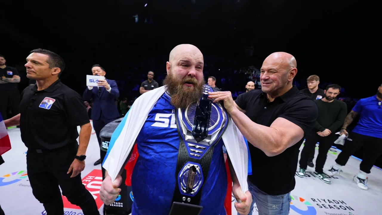 Василий "Пельмень" Камоцкий стал чемпионом Power Slap и заплакал 