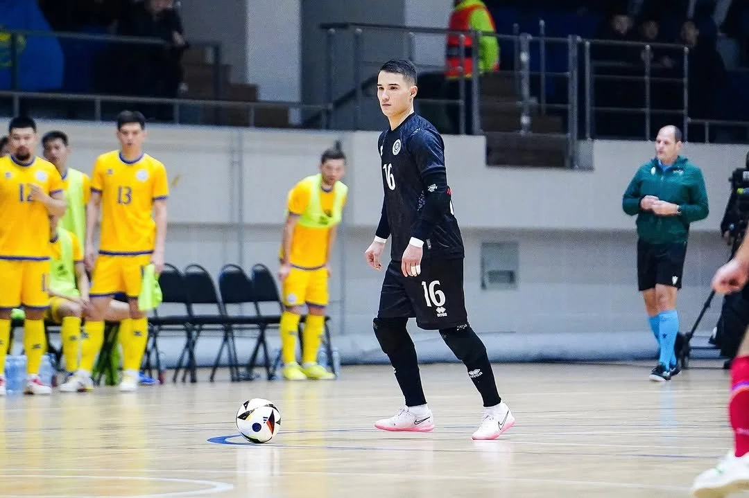 Казахстан сенсационно проиграл и лишился лидерства в отборе на Евро-2026 по футзалу