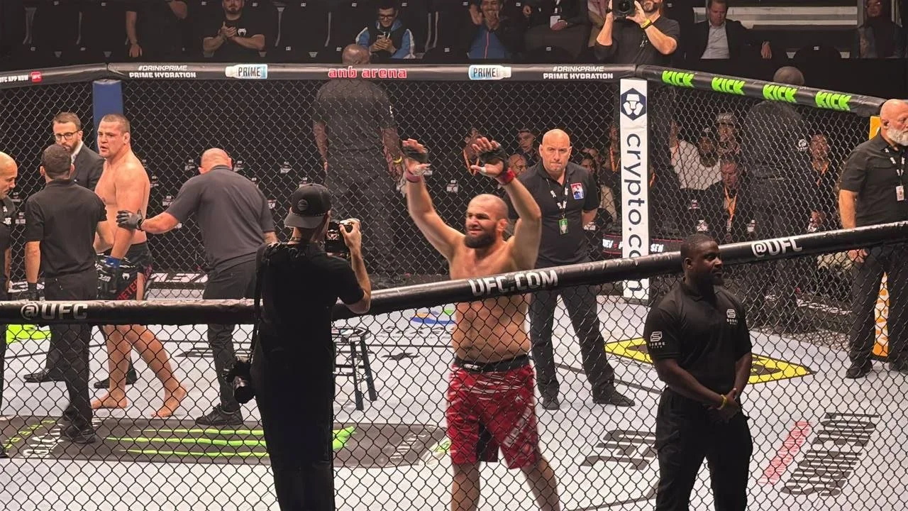 Тяжеловес из Дагестана жестко нокаутировал соперника в UFC