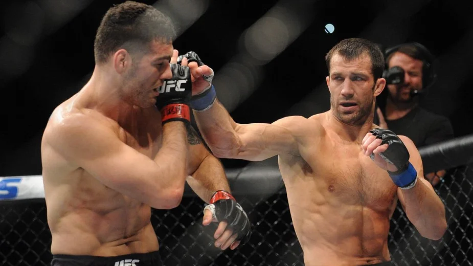 Реванш бывших чемпионов UFC назначен на 2025 год 