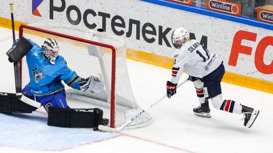 Форма не доехала. "Барыс" проиграл "Металлургу" в КХЛ без основных игроков (ВИДЕО)
