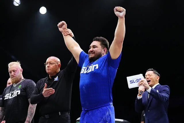 Появилось полное видео супернокаута силача из Казахстана в лиге главы UFC