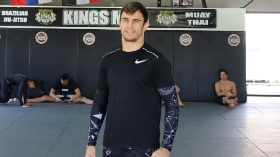 Казахстанец получил бой в UFC за 4 дня до турнира