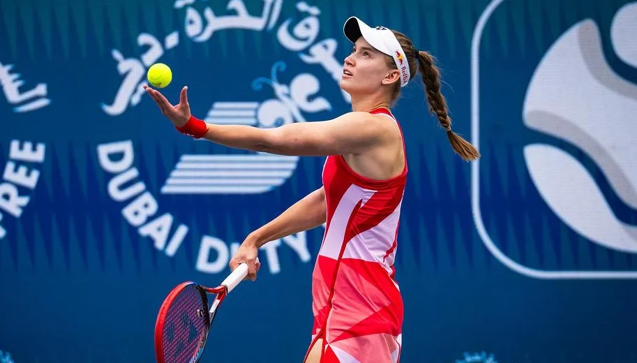 Елена Рыбакина отыграла ШЕСТЬ матчболов и вышла в четвертьфинал турнира WTA 1000 в Дубае (ВИДЕО)